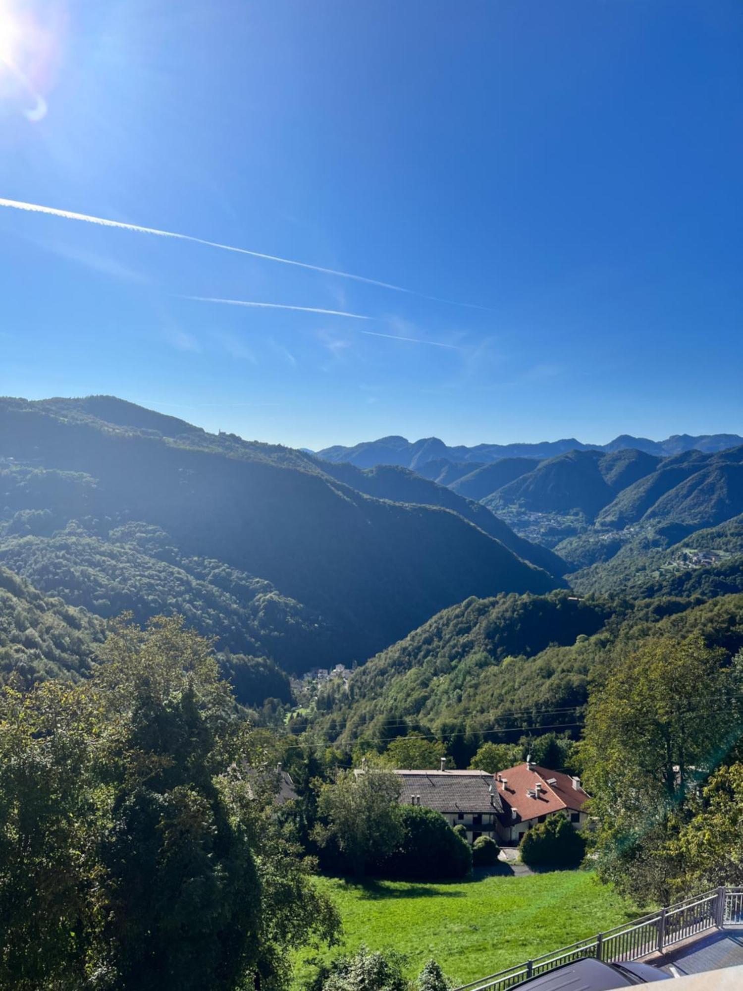 Casa Con Vista Lejlighed Costa di Serina Eksteriør billede